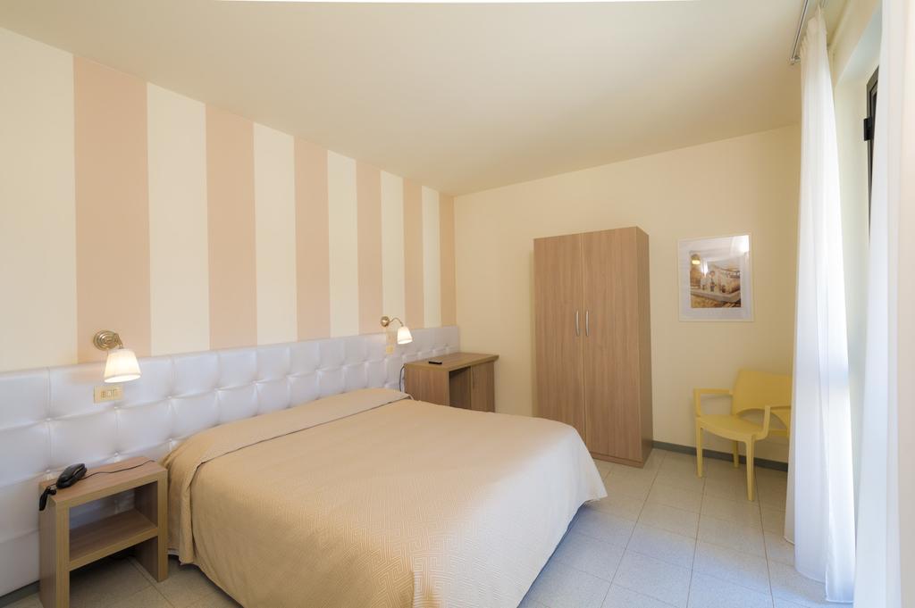 Hotel Gemma Del Mare 마리아나디피에트라산타 외부 사진