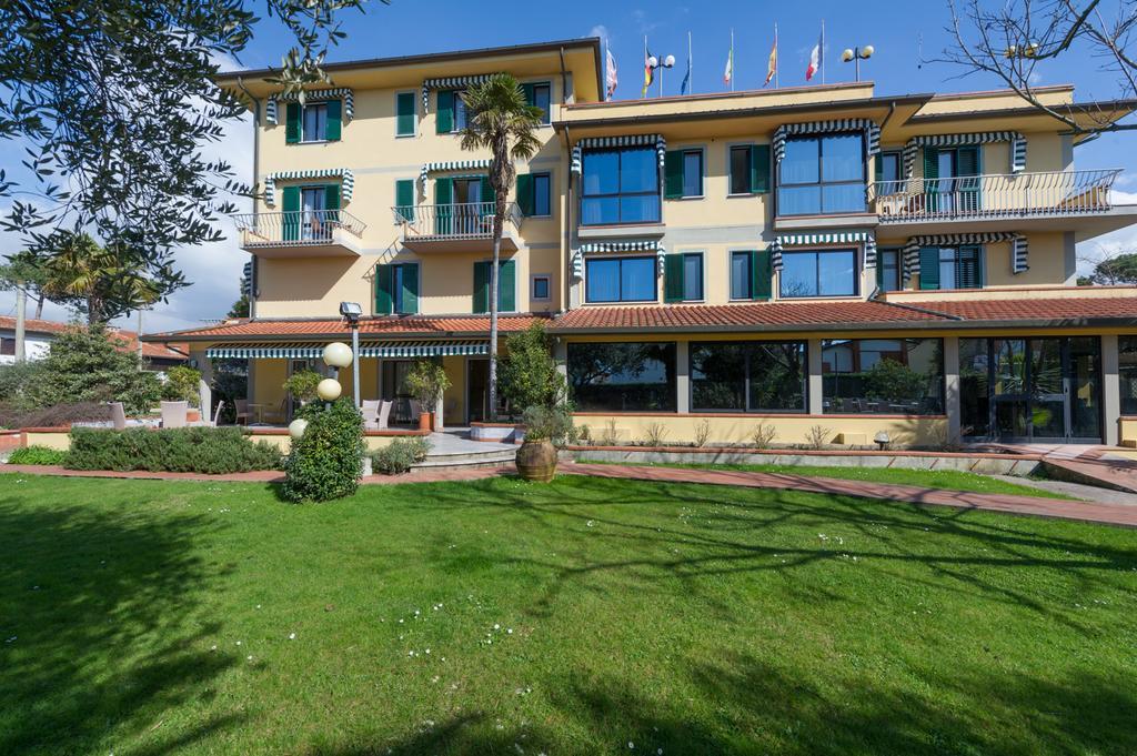 Hotel Gemma Del Mare 마리아나디피에트라산타 외부 사진