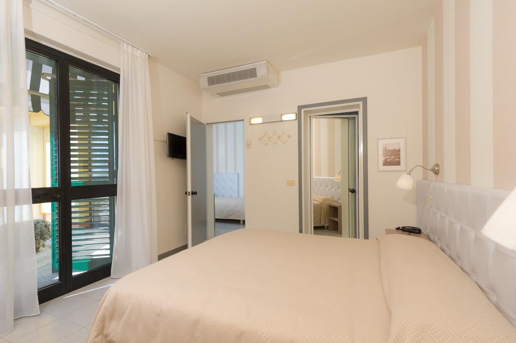 Hotel Gemma Del Mare 마리아나디피에트라산타 외부 사진