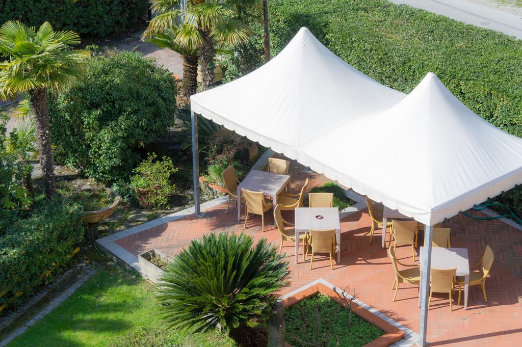 Hotel Gemma Del Mare 마리아나디피에트라산타 외부 사진