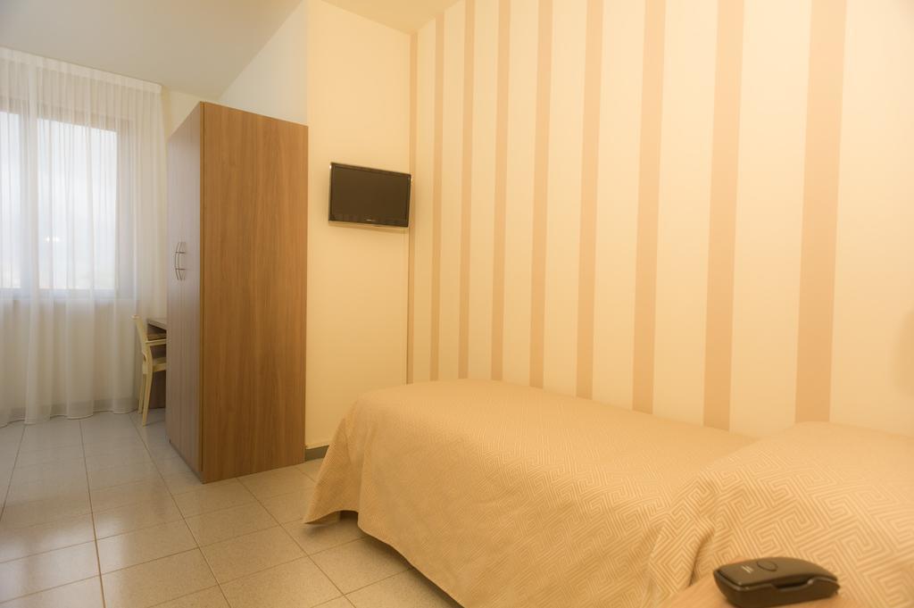 Hotel Gemma Del Mare 마리아나디피에트라산타 외부 사진