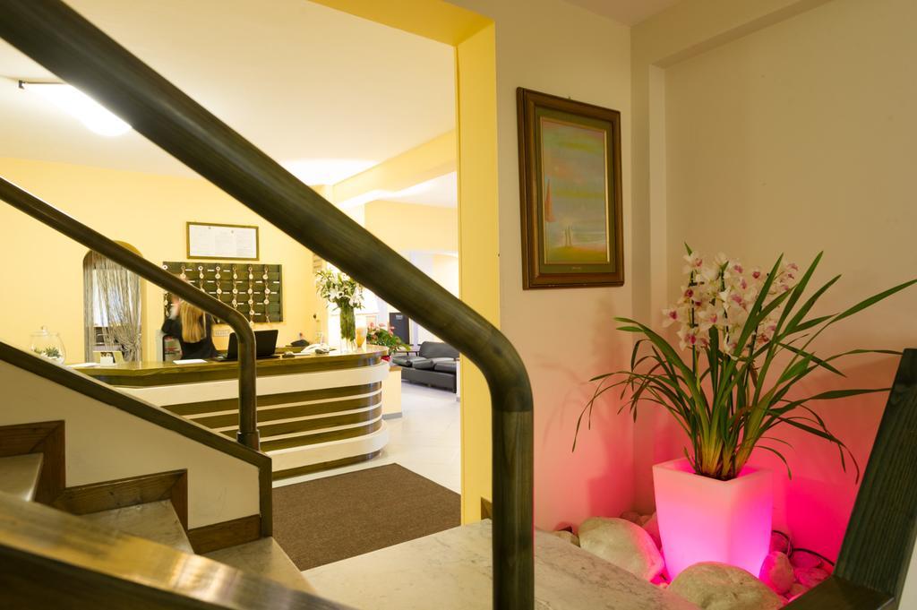 Hotel Gemma Del Mare 마리아나디피에트라산타 외부 사진