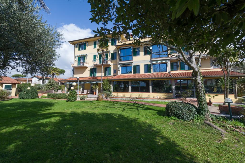 Hotel Gemma Del Mare 마리아나디피에트라산타 외부 사진